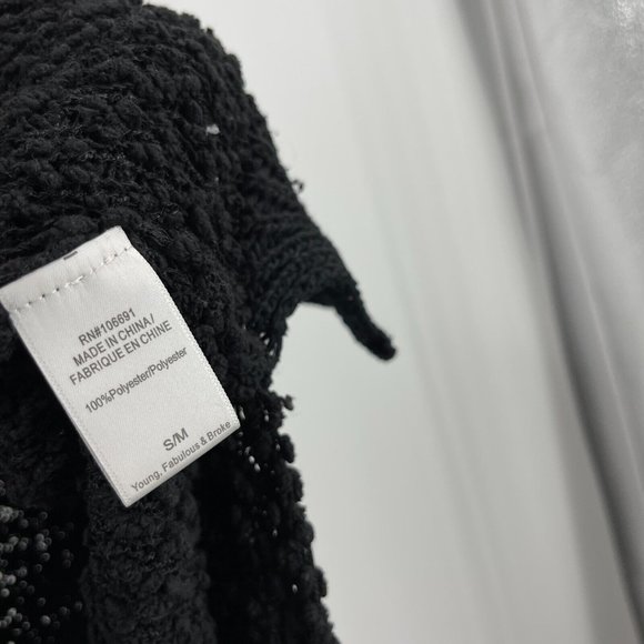 Young Fabulous & Broke Sweatshirt Black Fuzzy Oversized Hoodie Comfy Size S/M - Picture 3 of 4